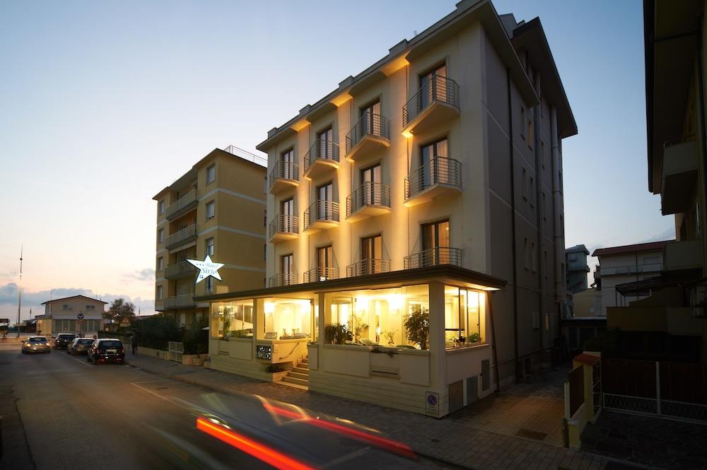 Hotel Sirio Lido di Camaiore Exterior photo